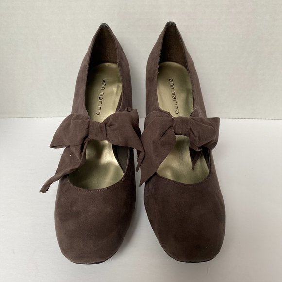 COPY - ANN MARINO BROWN SUEDE BOW HEELS IN SIZE 9 - Picture 7 of 7